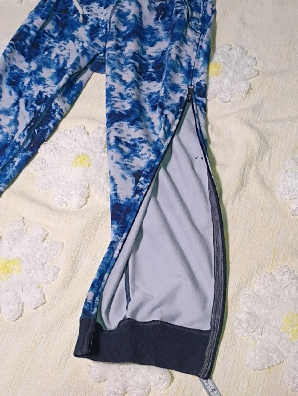 lululemon athletica‎ Blue Marble Print Joggers Closure on Both Legs